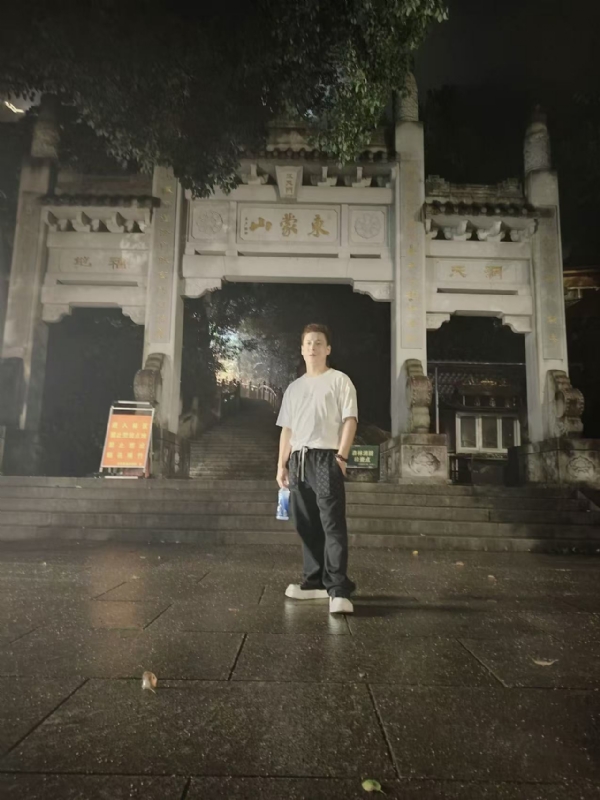 慕晨的第一张照片--温州闪婚服务中心